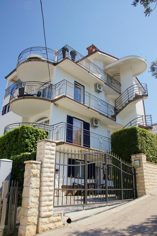 Franda Apartment